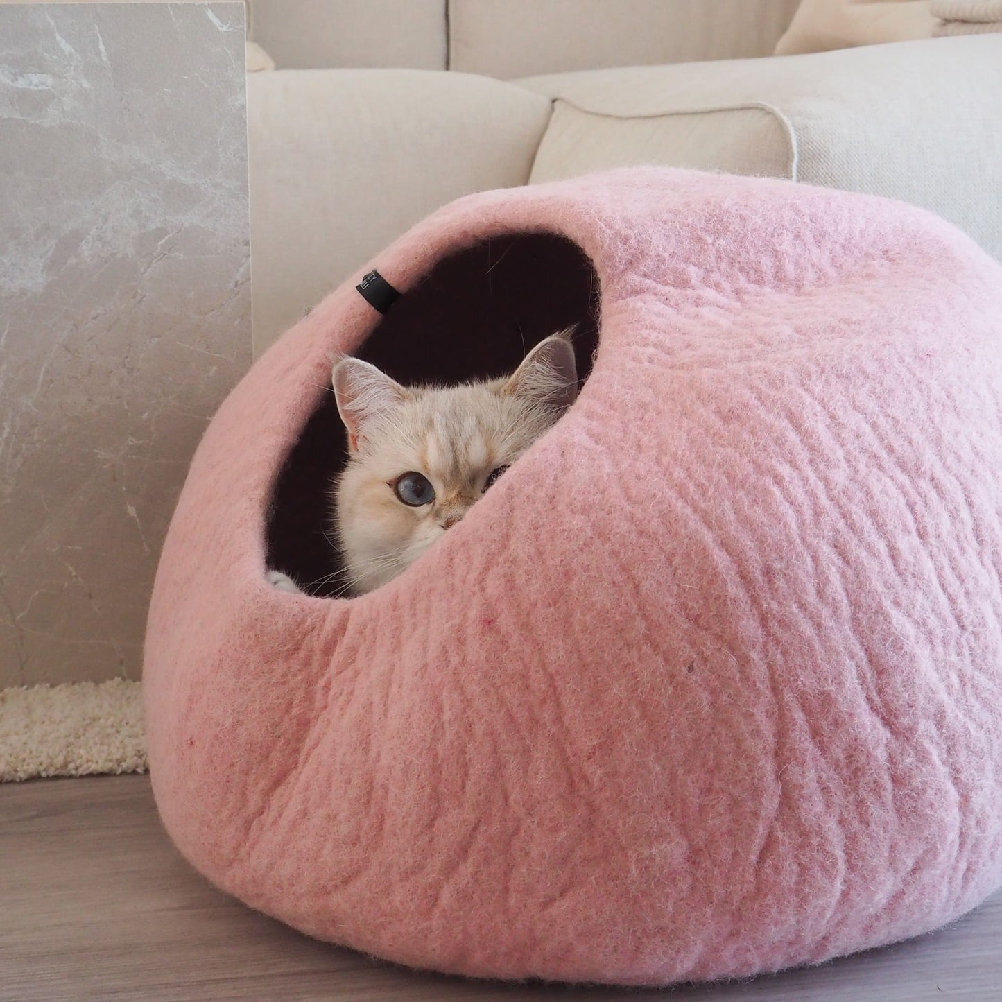 PEBBLE felt cave for cats