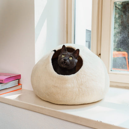 PEBBLE felt cave for cats